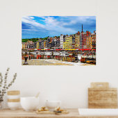 フランスのノルマンディにあるオンフルール港の水辺。 ポスター (キッチン)