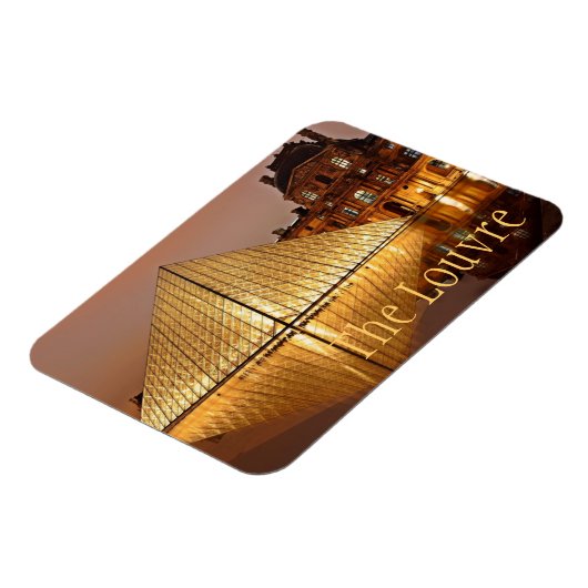 フランスのパリの夜のルーヴル美術館 マグネット (左側)