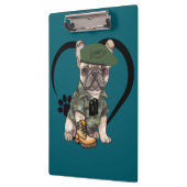 フランスのブルドッグパピー迷彩柄服&グリーンベレー クリップボード (左)