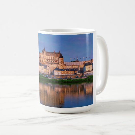 フランスのロワール渓谷アンボイシ城 コーヒーマグカップ (正面右)