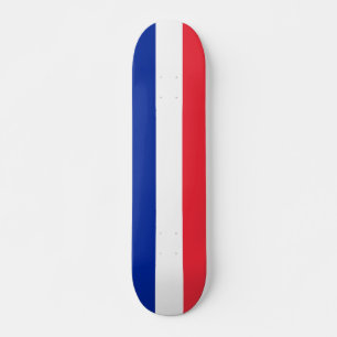 フランス国旗を掲げたスケートボード スケートボード