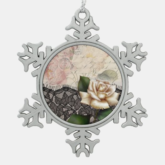 フランス語はヴィンテージのレースのビクトリアンな白いバラの台本を書きます スノーフレークピューターオーナメント (正面)