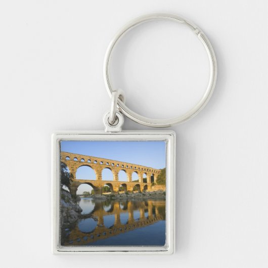 フランス、アヴィニョン。ザポントデュガードローマ水道 キーホルダー (正面)