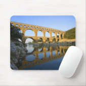 フランス、アヴィニョン。ザポントデュガードローマ水道 マウスパッド (マウス)