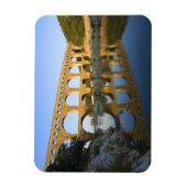 フランス、アヴィニョン。ザポントデュガードローマ水道 マグネット (縦)