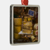 フランス、コルシカ。地元のチーズとシャルキュテリー メタルオーナメント (右)