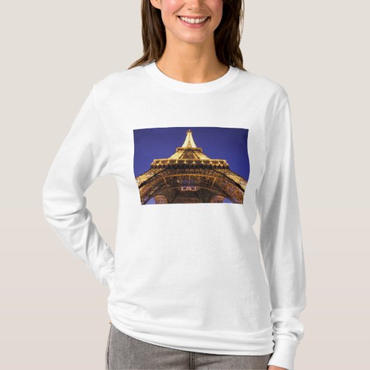 フランス、パリエッフェル塔、夜景 Tシャツ (正面)