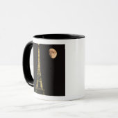 フランス、パリ。エッフェルタワーと夜 マグカップ (正面左)