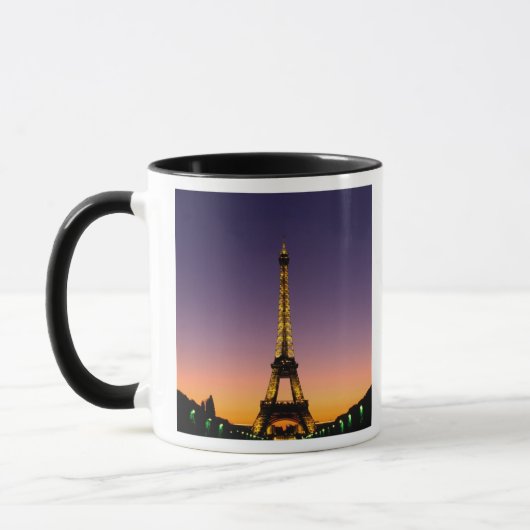 フランス、パリ、エッフェル塔の夕焼け マグカップ (左)