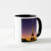 フランス、パリ、エッフェル塔の夕焼け マグカップ (正面右)