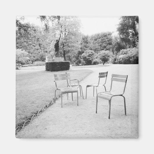 フランス、パリ：ルクセンブルクの庭園像 マグネット (正面)