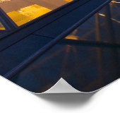 フランス、パリ。夕暮れ時のルーヴル美術館。クレジット3 ポスター (角)