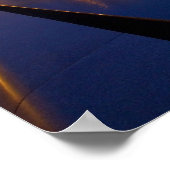 フランス、パリ。夕暮れ時のルーヴル美術館。 ポスター (角)