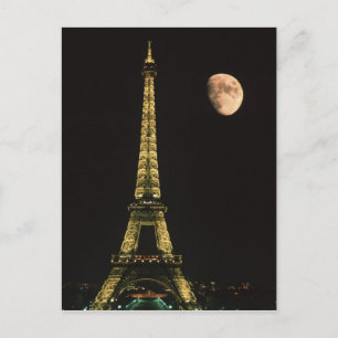 フランス、パリ。夜のエッフェル塔と ポストカード