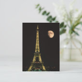 フランス、パリ。夜のエッフェル塔と ポストカード (スタンド正面)