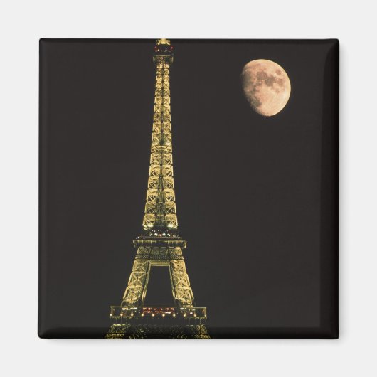 フランス, パリ。夜のエッフェル塔と マグネット (正面)