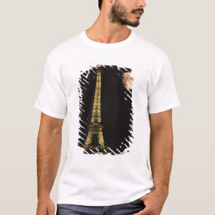 フランス, パリ。夜のエッフェル塔と Tシャツ
