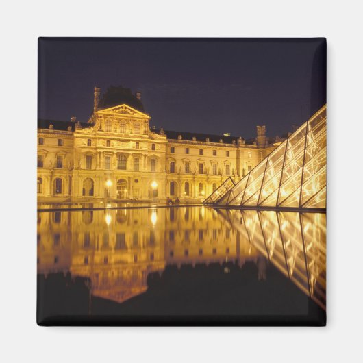 フランス、パリ、夜のルーブル美術館 マグネット (正面)