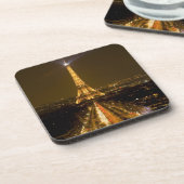 フランス、パリ。夜景のエッフェルタワー コースター (左側)