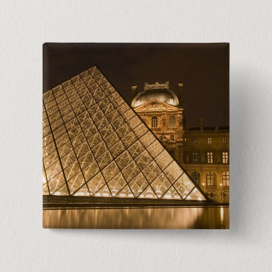 フランス, パリ。黄昏時のルーブル美術館。 缶バッジ (正面)