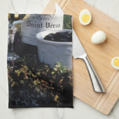 フランス、ブルゴーニュ、シャブリ。地元のワインと キッチンタオル (四つ折り)