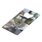 フランス、ブルゴーニュ、シャブリ。地元のワインと クレジットカード栓抜き (裏面アングル)