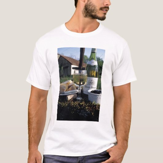 フランス ブルゴーニュ シャブリ 地方のワインと Tシャツ (正面)