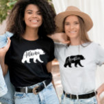 フランネルアドベンチャーママベアベビーシャワー Tシャツ<br><div class="desc">この素朴なシスポーツのャツはママベアが好き!赤ちゃんシャワーを計画することは楽しい経験になり、クリエイティブユニオンデザインのフランネルアドベンチャーベビーシャワーテーマを選択することによって、touchを追加しながらパーティー計画プロセスを簡素化することができ魅力的る。素朴なママのクマとベビーのクマは、これらのデザインに穏やかで居心地の良い雰囲気を呼び出祝し、それが男の子か女の子か、新しい到着に最適である。事前に設計された招待状とデコを選択することで、パーティープランナーは簡単に結束した魅力的な設定を作成できる。スナッグフランネルの背景とカントリークラフト紙の要素はまた、大事な行事の全体的な暖かさと喜びを高める永遠でジェンダーニュートラルな美学を提供する。これらのテンプレートは、計画プロセスを合理化するだけでなく、美しく調和し、記憶に残るイベントを確保する。</div>