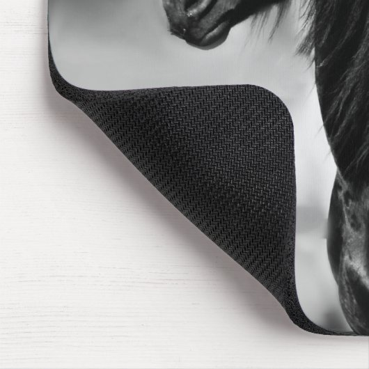 フリエ誇りを持ったシア黒牡馬 マウスパッド (コーナー)