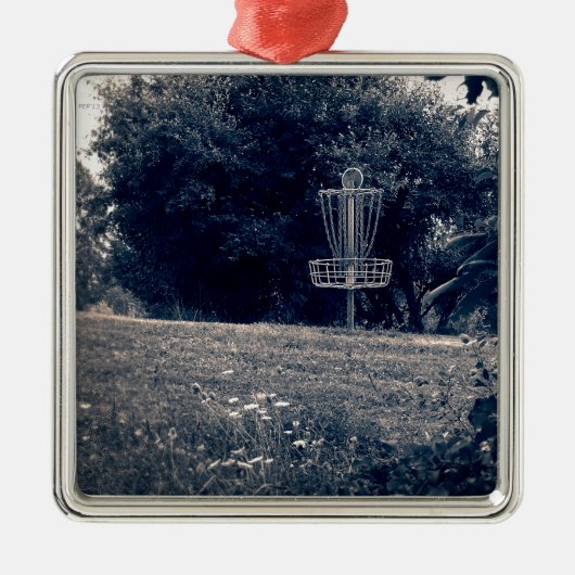 フリスビーディスクゴルフバスケット メタルオーナメント (正面)