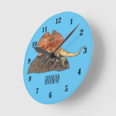 フリルネックトカゲ漫画イラストレーション ラウンド壁時計 (傾斜)