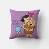 フリントストーンズ |ベティキスをする・バーニー クッション (裏面)