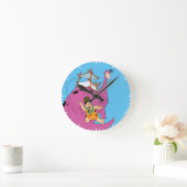 フリントストーン尾の下で滑っている|フレッド ラウンド壁時計 (ホーム)