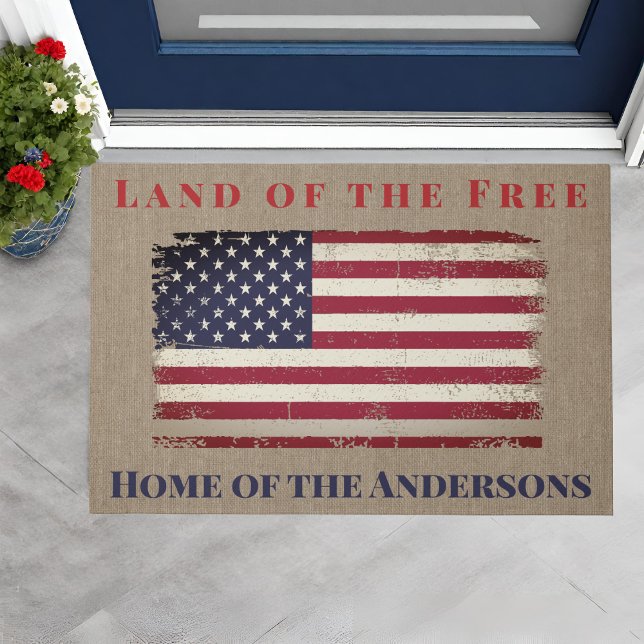 フリーアメリカ国旗の地パーソナライズされた ドアマット (Land of the Free American Flag Personalized Doormat. Just addd your family name!)