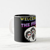 フリークショーマグ不気味なサーカスアート ツートーンマグカップ (正面左)