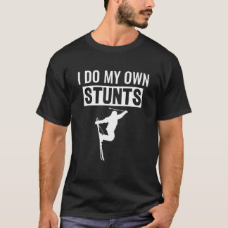フリースタイルスキーヤー スキー 自分でスタントを行う Tシャツ