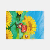 フリースブランケットの眠いてんとう虫 フリースブランケット (正面(横))