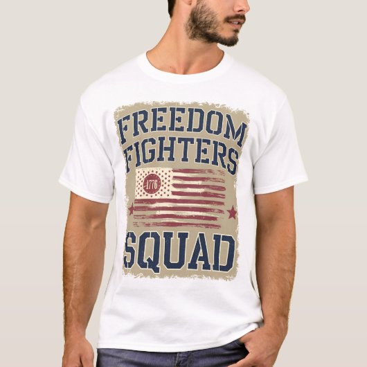フリーダムファイターズスクワッド1776米国国旗のインド Tシャツ (正面)