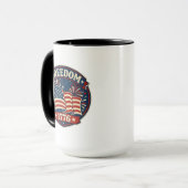 フリーダム 1776 アメリカ国旗 愛国 バッジ マグカップ (正面左)