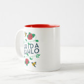 フリーダ・カーロ|の花柄のタイポグラフィ ツートーンマグカップ (正面左)