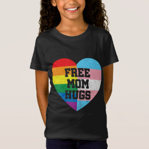 フリーマムハグゲイプライドトランスジェンダーレインボーフラッグ Tシャツ