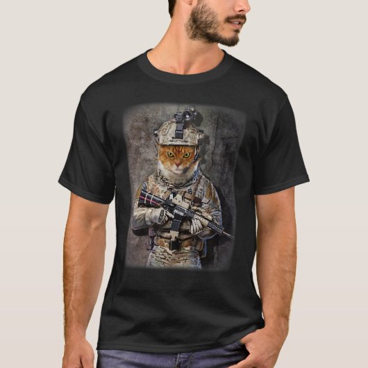 フルタクティカルギアの陸軍コマンドーに扮したトラ猫 Tシャツ (正面)