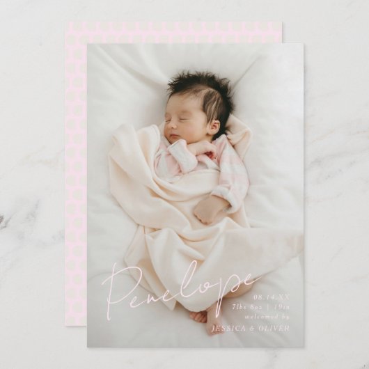 フルブリードのモダンなカリグラフィー ベビー名 案内状 (正面/裏面)