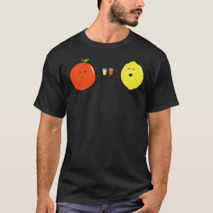 フルーツおもしろいオレンジとレモンのジュースをゲット Tシャツ