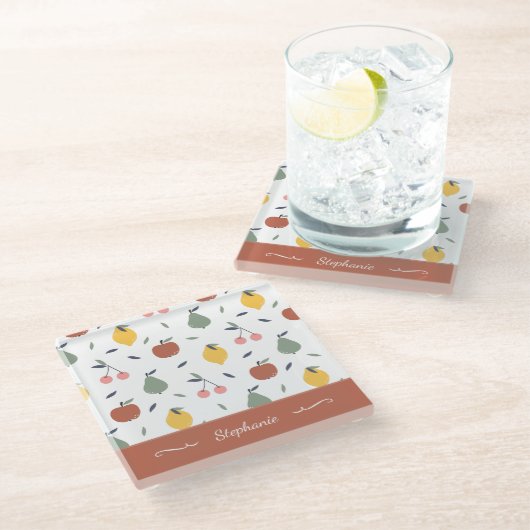 フルーツパタカラフルーンファーストネーム赤いキッチン ガラスコースター (アングル)