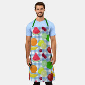 フルーツブルーとホワイトチェックのミックス可愛い エプロン (着用した状態)