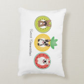 フルーツプフランスのールに浮かぶブルドッグ アクセントクッション (裏面(縦))