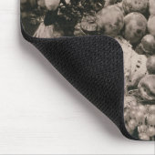 フルーツ1860年が付いている静物画(セピア色の写真) マウスパッド (コーナー)