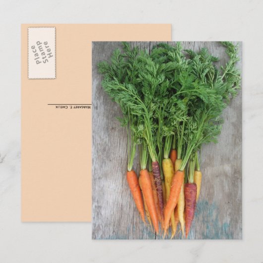 フレッシュカラフルベビーニンジン、風化木材テーブル ポストカード (正面/裏面)