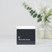 フレッシュブルーカッコいいホワイトズストライプモノグラムコンサルタント スクエア名刺 (スタンド正面)